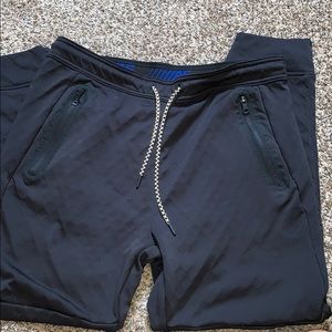 American eagle men’s joggers